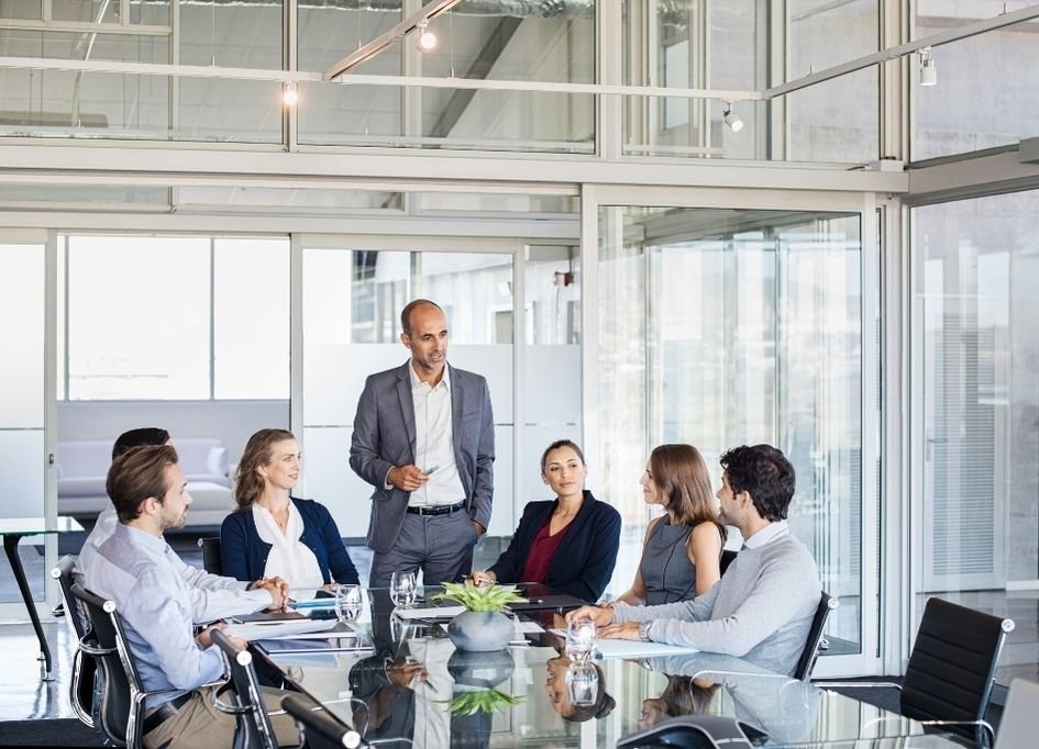 Grupo de trabalho representando gestão eficiente.